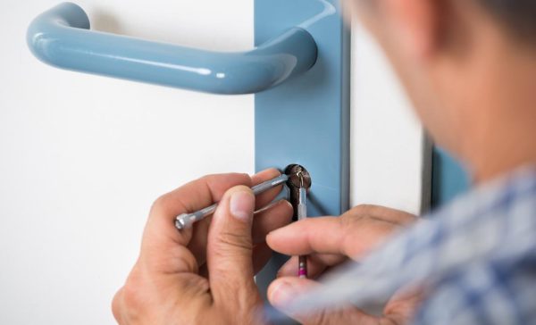 Expert Locksmith Services: Securing Your Property in Plantation, FL