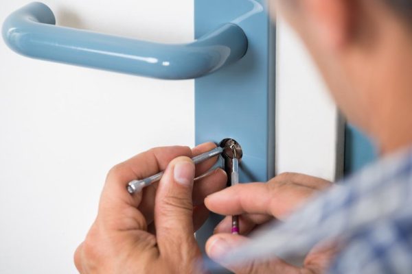 Expert Locksmith Services: Securing Your Property in Plantation, FL